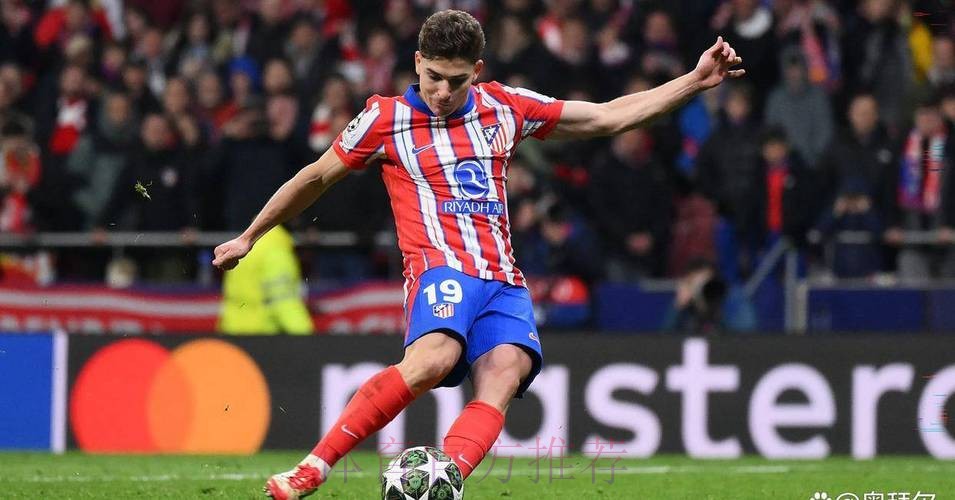 记者:皇马有意阿尔瓦雷斯 他没有解约金条款 记者:皇马有意阿尔瓦雷斯 他没有解约金条款